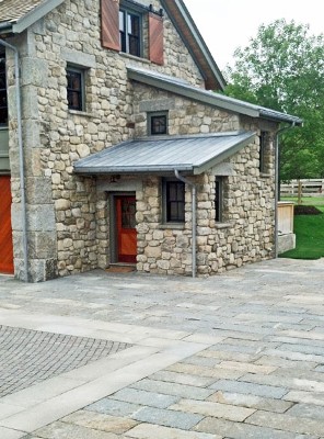 Reclaimed Stone Driveway by New View